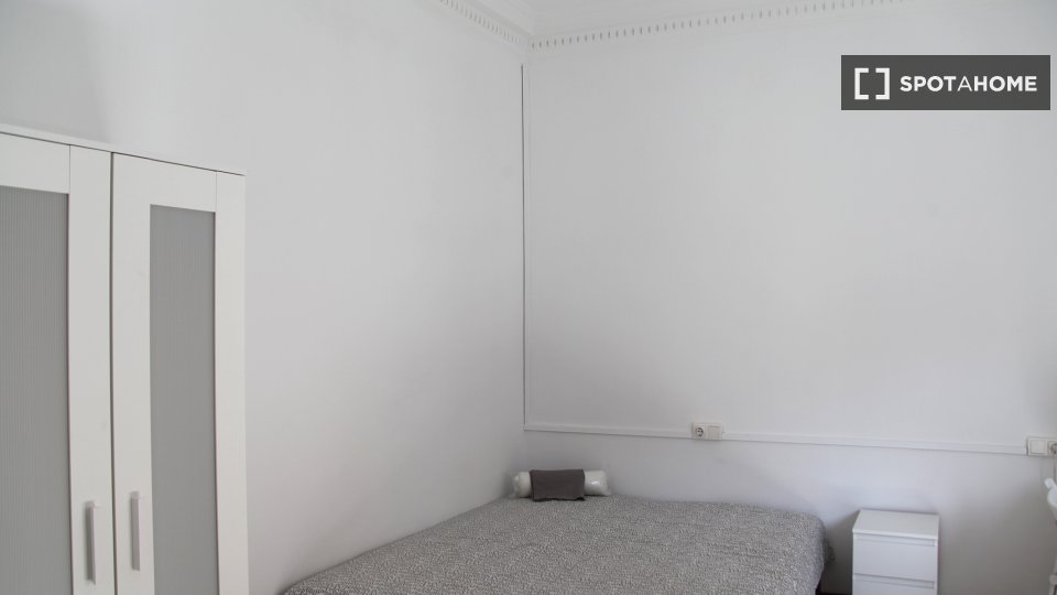 Double room Barcelona, 6 beds — photo 28