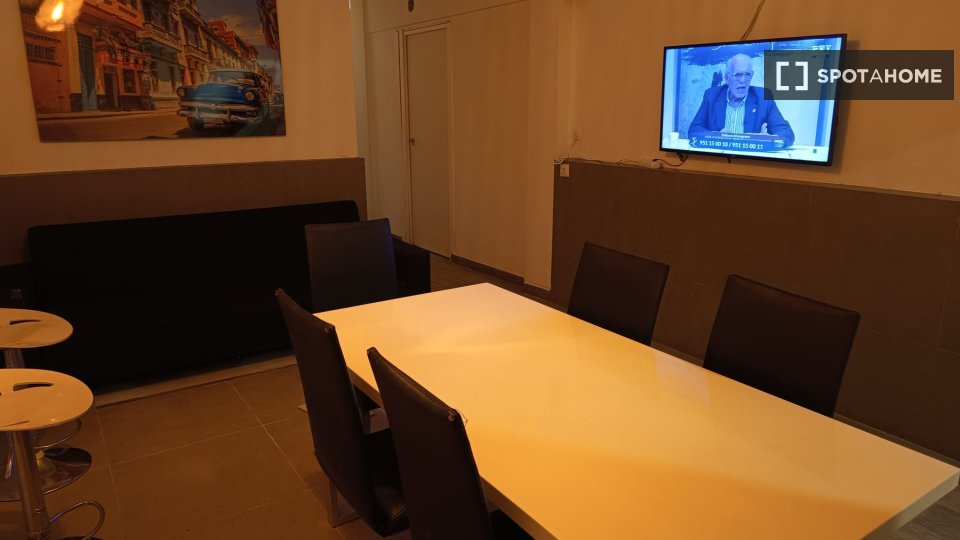 Double room Valencia, 6 beds, 70m² — photo 12