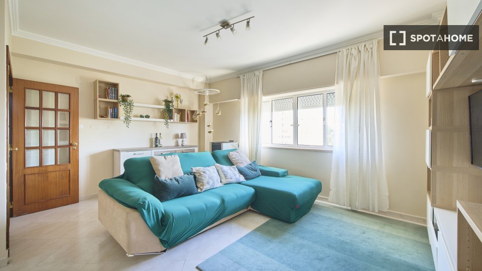 Apartment Lisbon, 2 beds, 90m² — photo 4