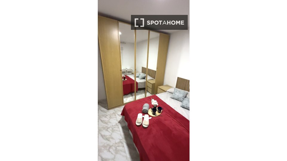 Double room Madrid, 5 beds, 95m² — photo 9