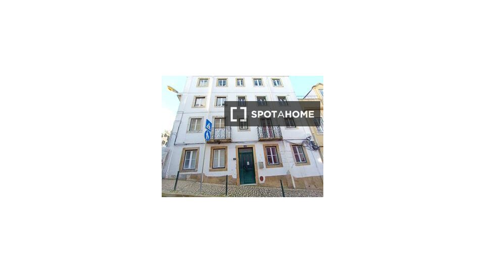 Apartment Lisbon, 2 beds, 70m² — photo 10