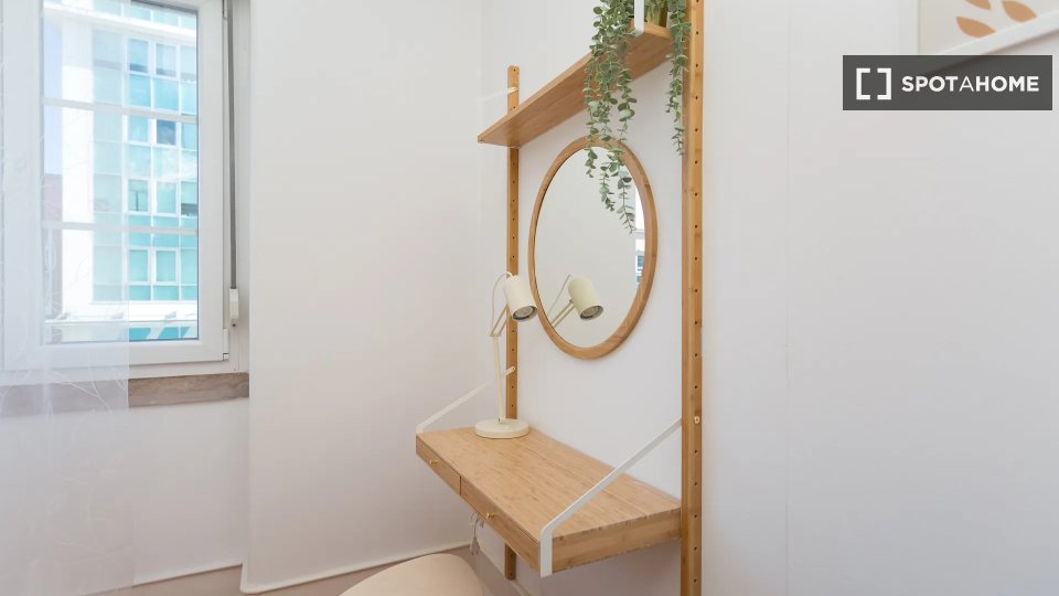 Double room Lisbon, 6 beds — photo 11
