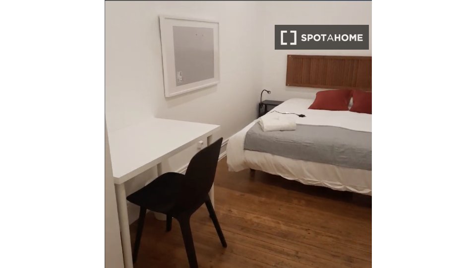 Double room Lisbon, 4 beds, 95m² — photo 7