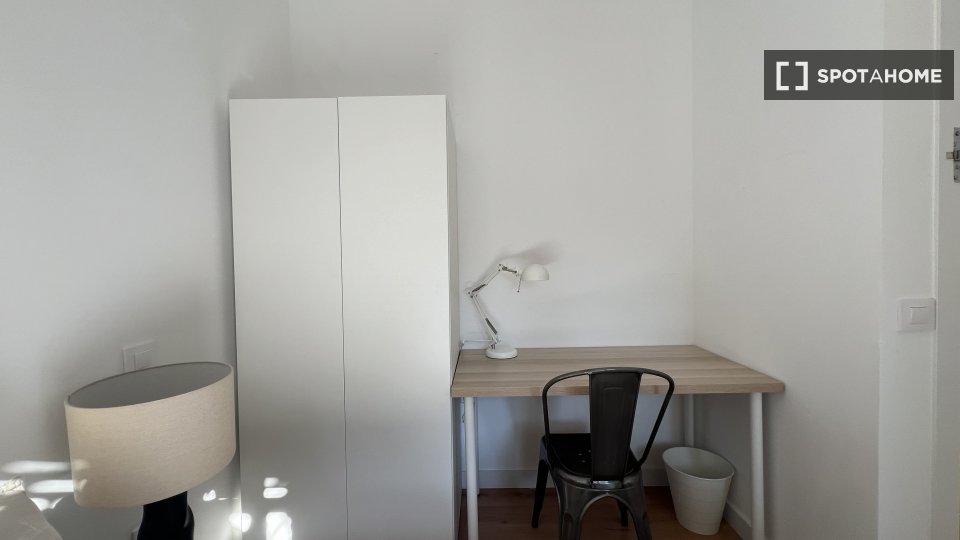 Double room Madrid, 8 beds — photo 2