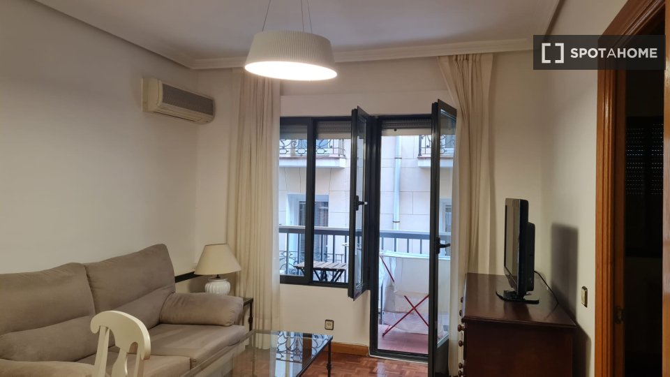 Apartment Madrid, 1 bed, 48m² — photo 26
