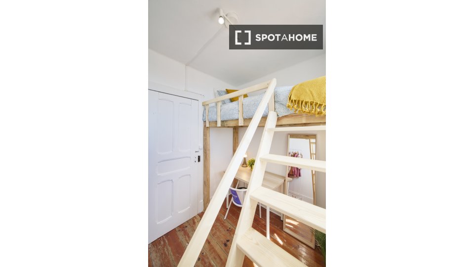 Double room Lisbon, 9 beds — photo 17