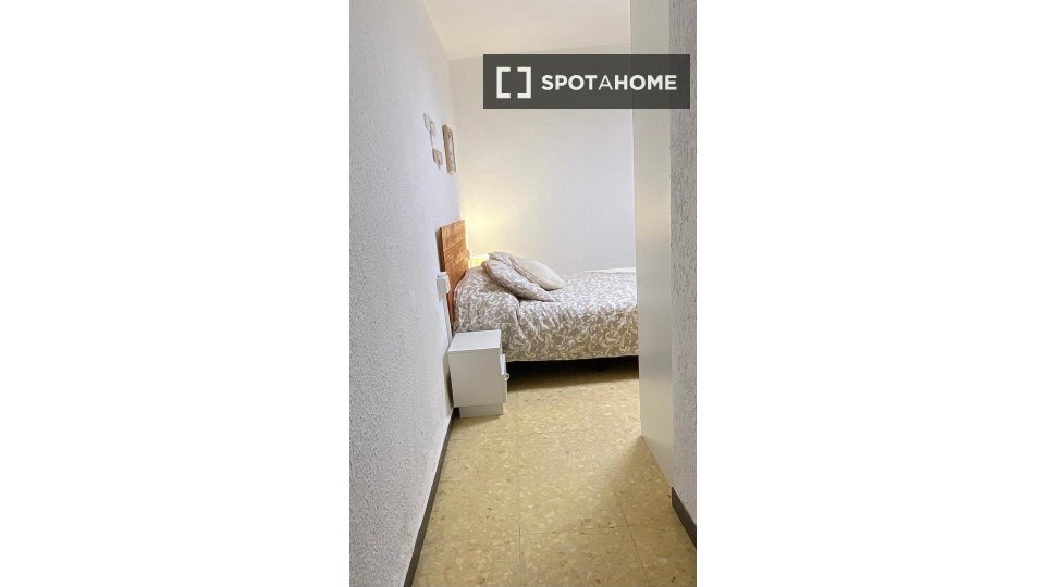 Double room Zaragoza, 4 beds, 92m² — photo 4