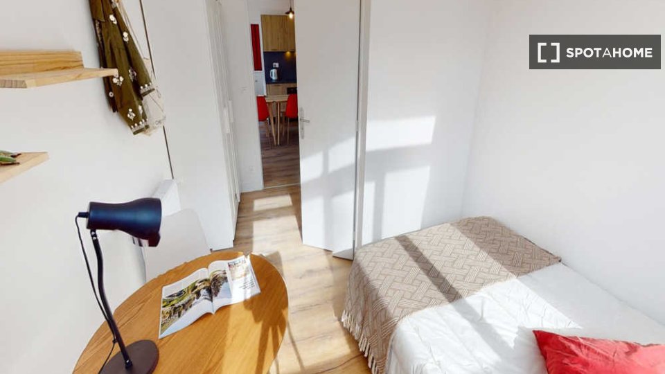 Double room Paris, 11 beds, 190m² — photo 21