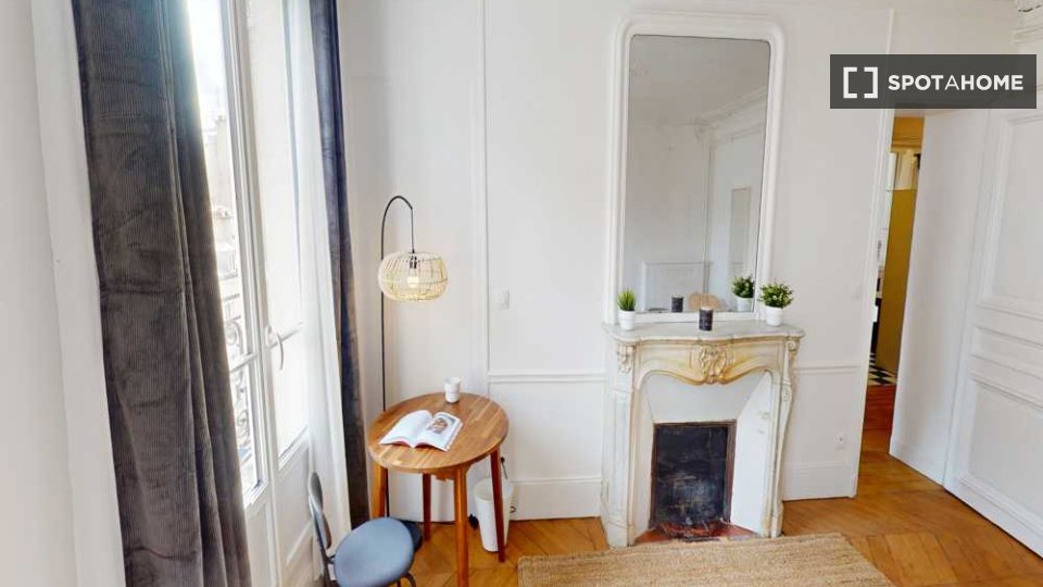 Double room Paris, 3 beds, 80m² — photo 4