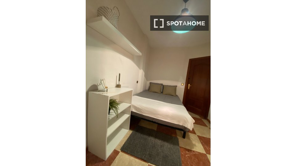 Double room Madrid, 4 beds — photo 17
