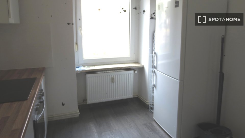 Double room Berlin, 3 beds, 63m² — photo 5