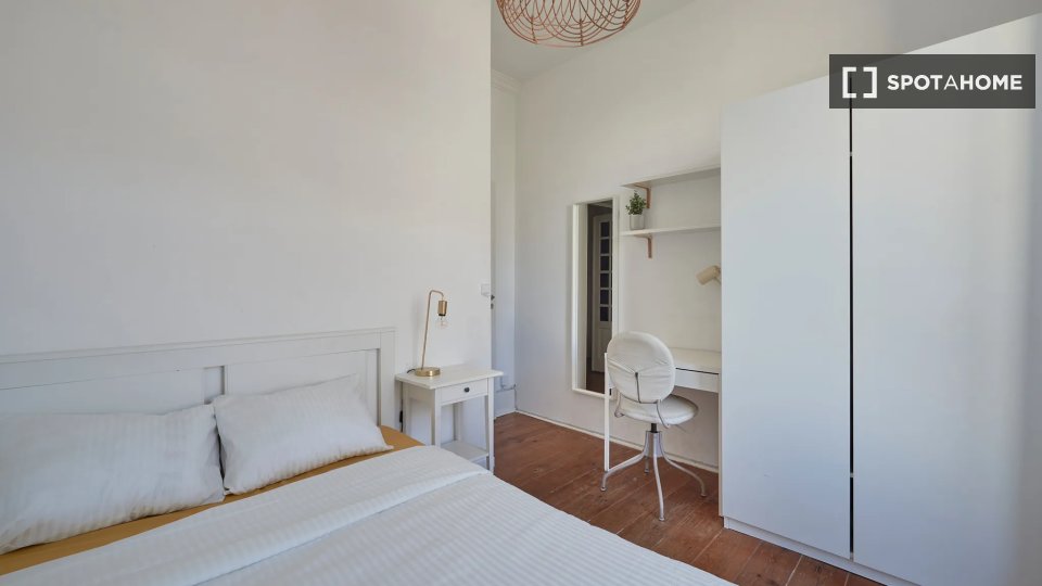 Double room Lisbon, 6 beds — photo 10
