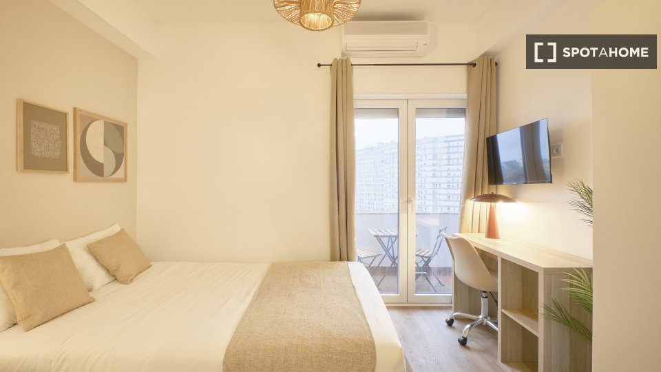 Double room Lisbon, 9 beds — photo 13