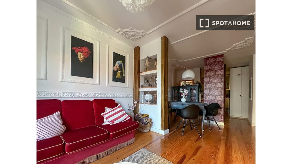 Apartment Lisbon, 2 beds, 75m² — photo 18