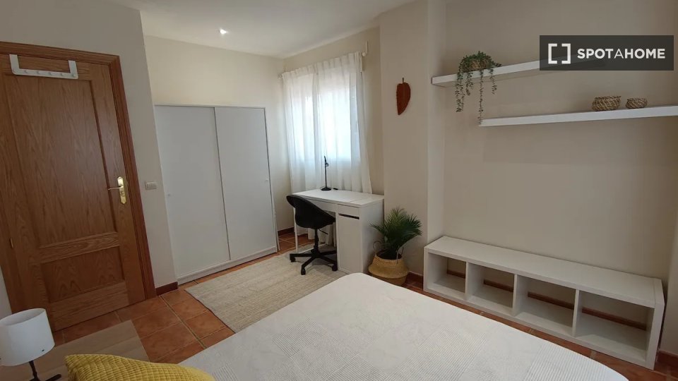 Double room Madrid, 5 beds — photo 11