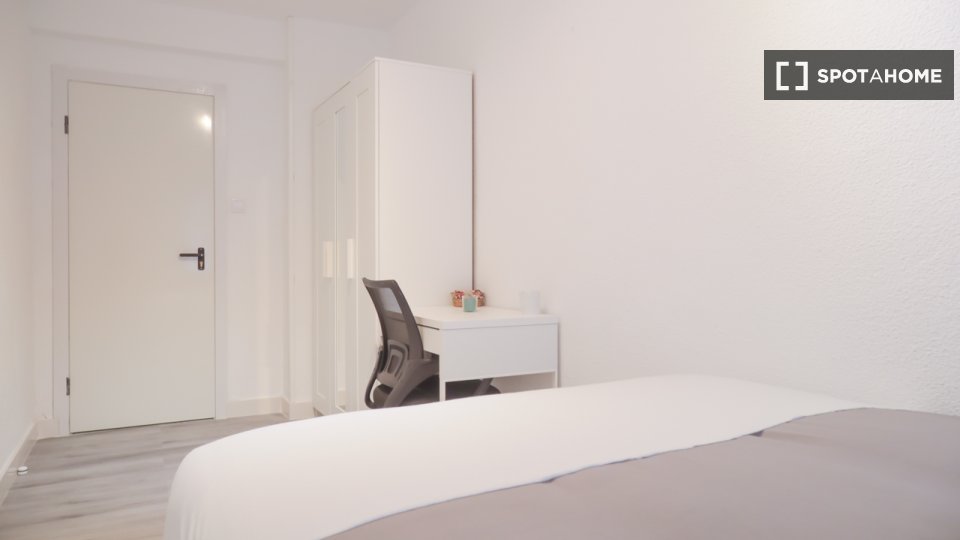 Double room Madrid, 5 beds — photo 19