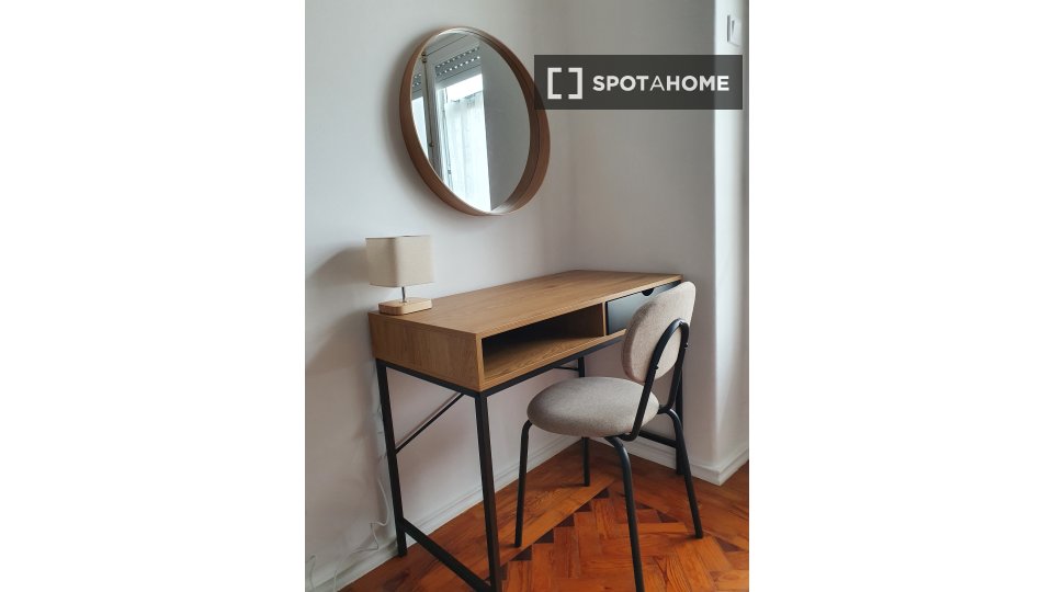 Apartment Lisbon, 2 beds, 70m² — photo 2