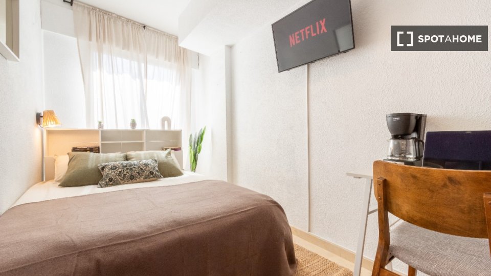 Double room Alicante, 7 beds, 150m² — photo 3