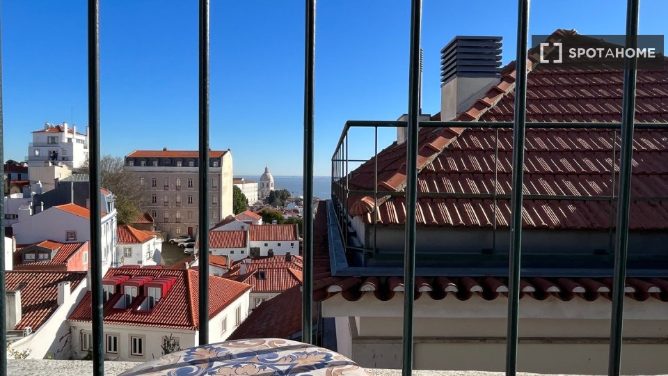 Apartment Lisbon, 2 beds, 71m² — photo 6