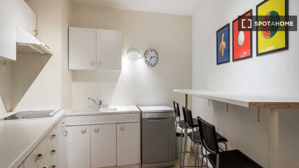 Double room Lyon, 3 beds, 80m² — photo 3
