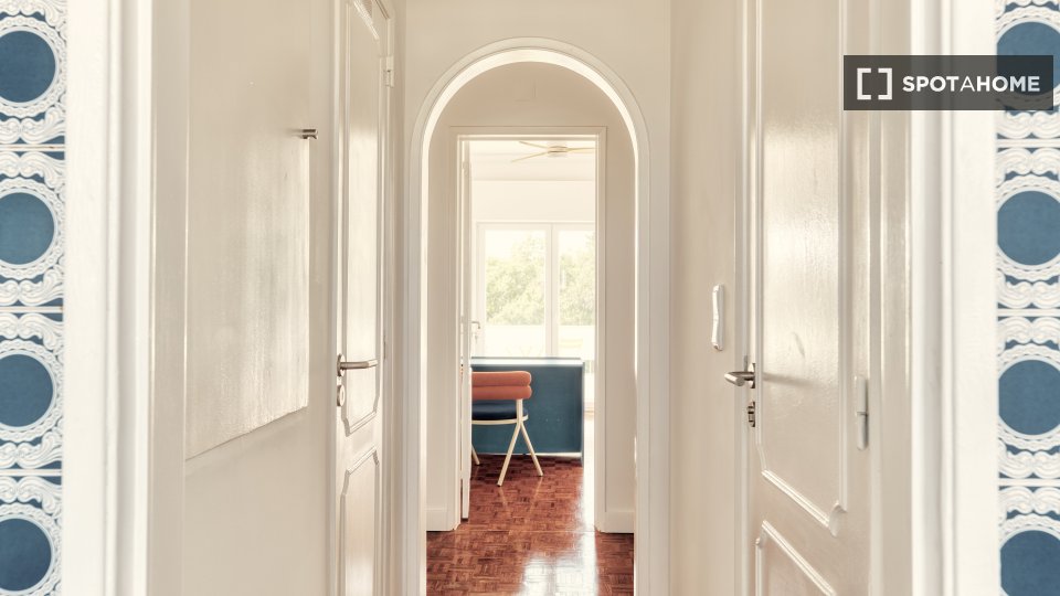 Double room Lisbon, 5 beds — photo 36