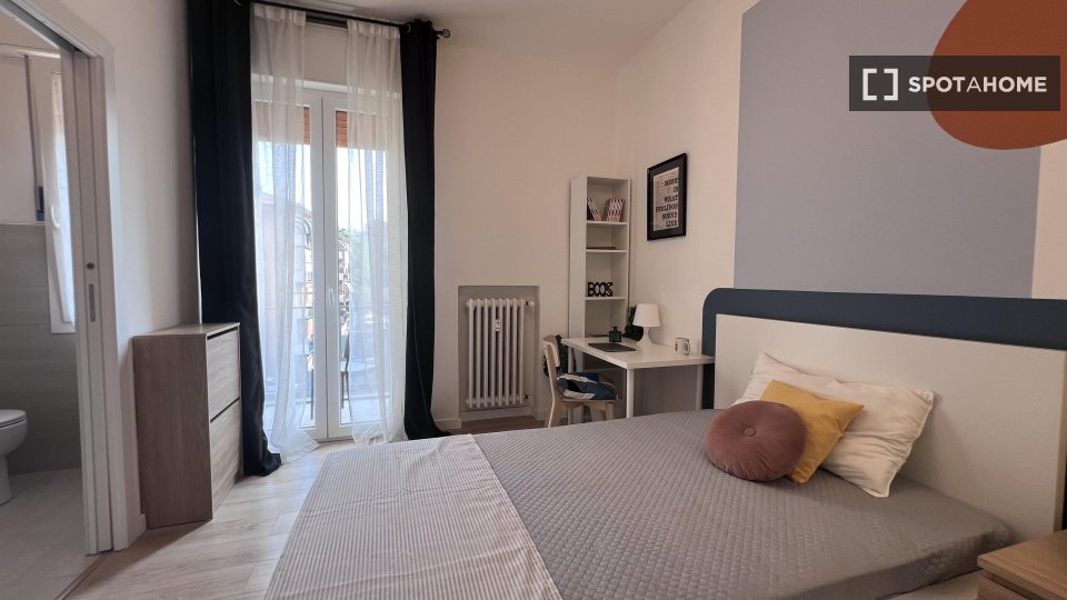 Double room Bologna, 3 beds — photo 16