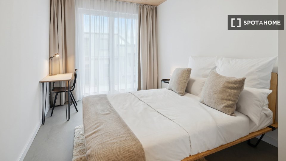 Double room Berlin, 4 beds, 104m² — photo 20