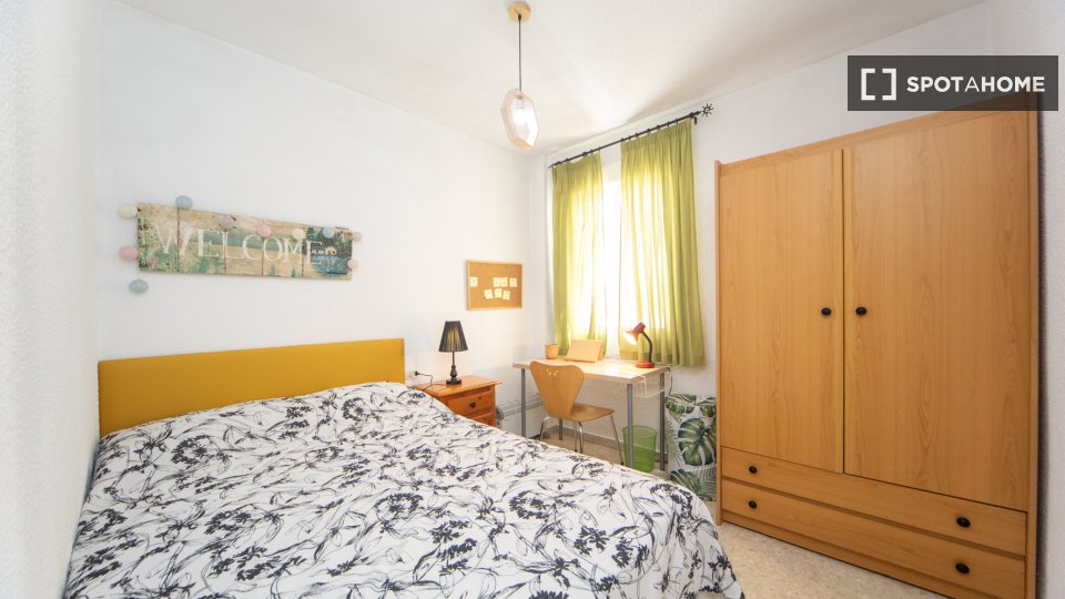 Double room Granada, 4 beds — photo 24
