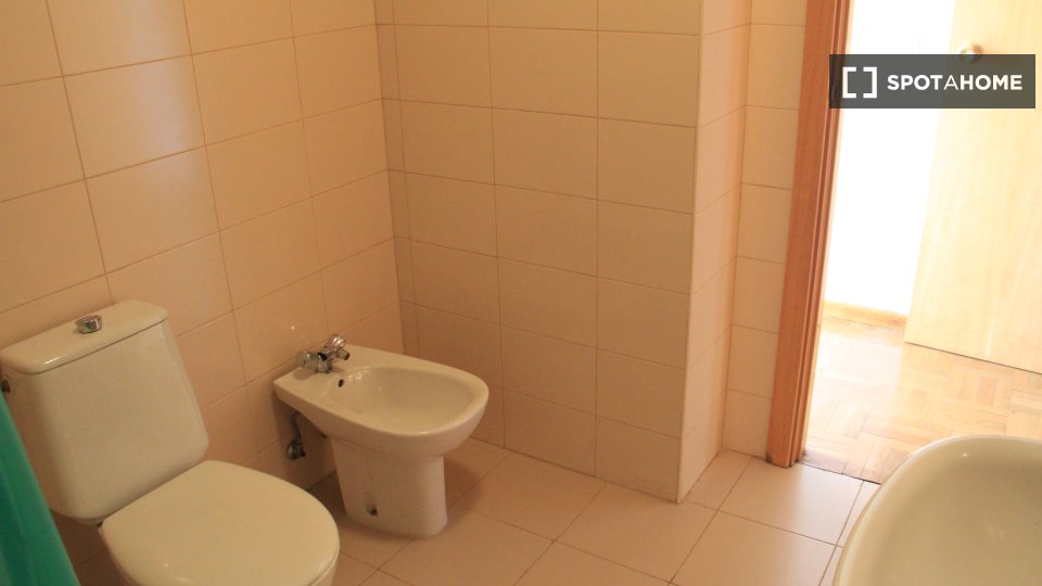 Apartment Madrid, 4 beds, 100m² — photo 8
