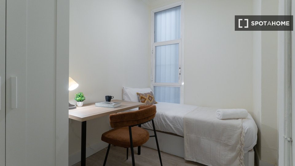 Double room Madrid, 9 beds — photo 2