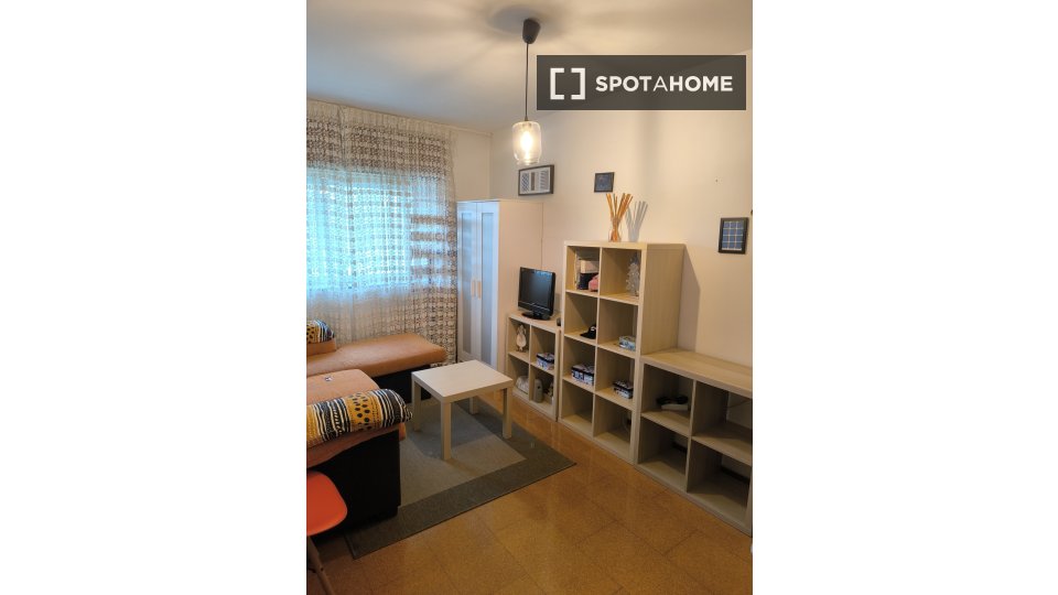 Double room Santiago_De_Compostela, 3 beds — photo 23