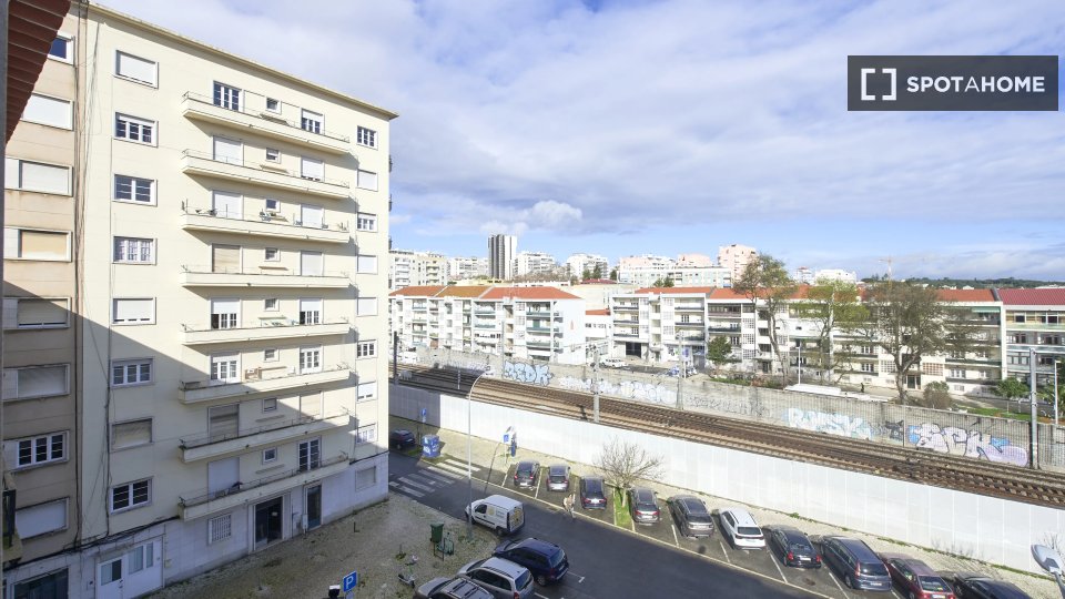 Double room Lisbon, 6 beds — photo 14