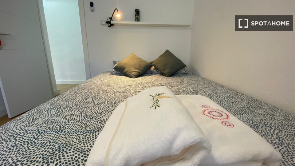Double room Madrid, 4 beds — photo 19
