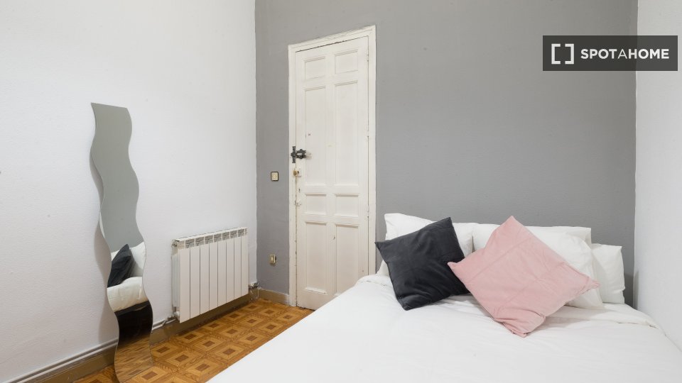 Double room Madrid, 10 beds — photo 15