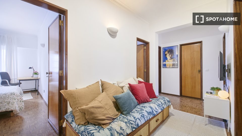 Double room Lisbon, 4 beds — photo 5