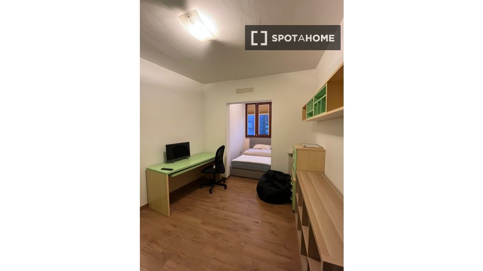 Double room Rome, 3 beds, 120m² — photo 1