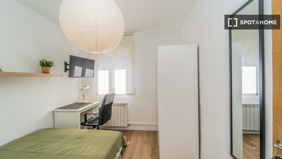 Se alquila habitación en piso compartido, Vadillos