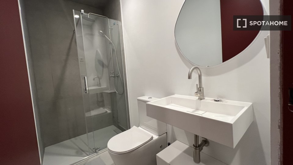 Double room Madrid, 6 beds, 200m² — photo 12