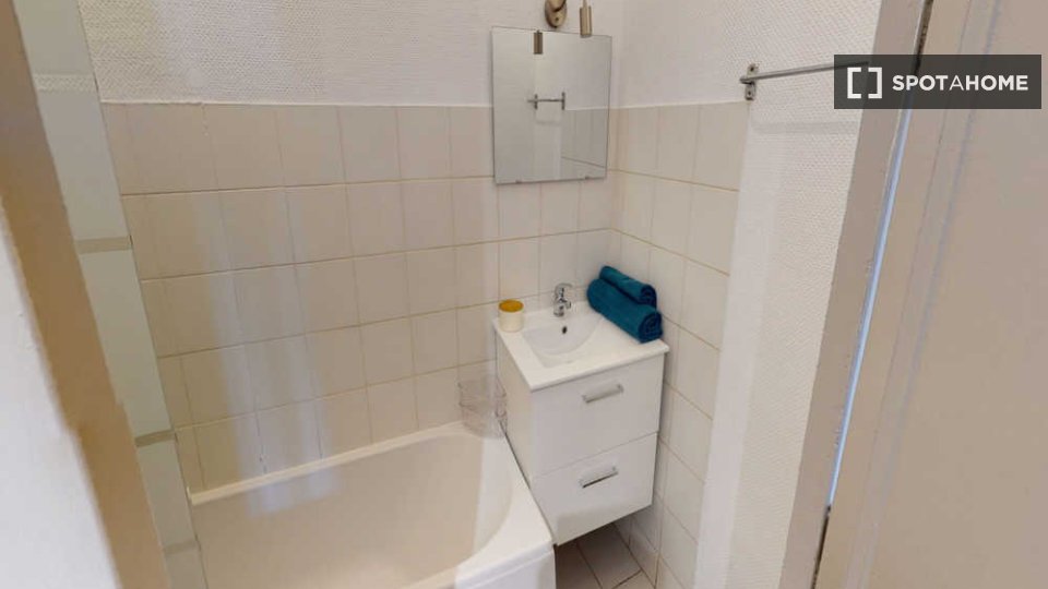Double room Lyon, 5 beds, 130m² — photo 5