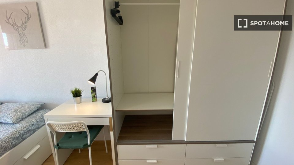 Habitación doble Madrid, 4 habitaciones — foto 13