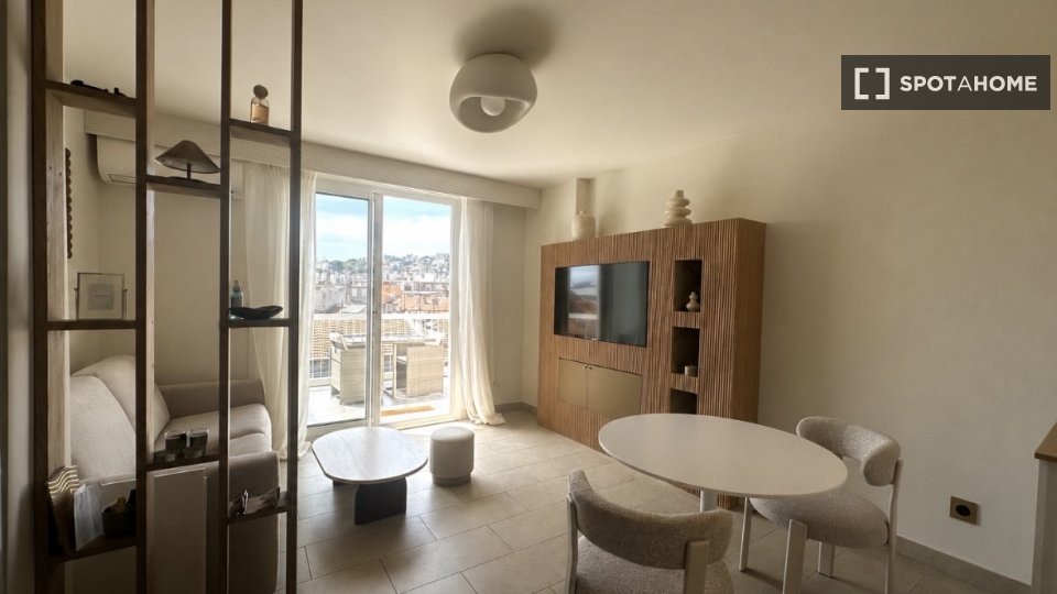 Apartment Nice, 1 bed, 31m² — photo 2