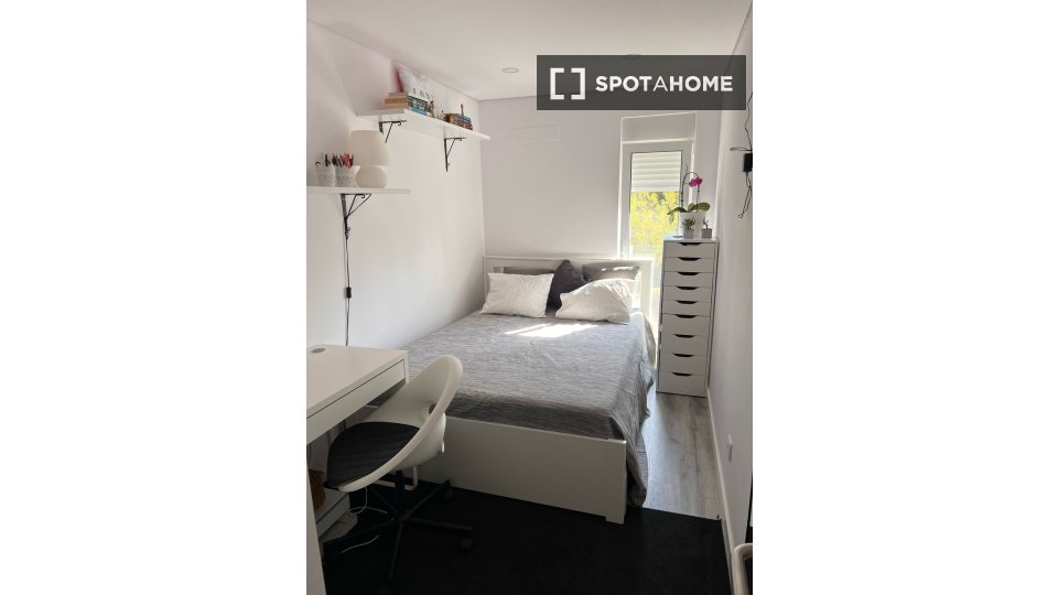 Double room Lisbon, 2 beds, 100m² — photo 5
