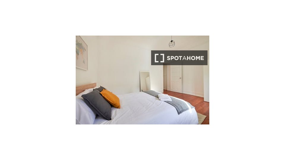 Double room Lisbon, 4 beds — photo 10