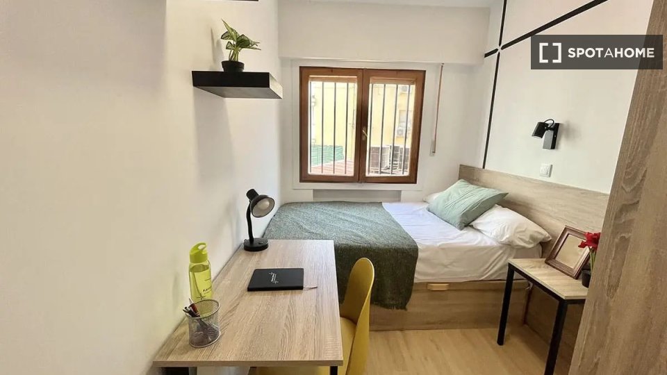Double room Madrid, 6 beds — photo 4