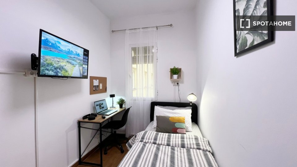 Double room Madrid, 7 beds — photo 10