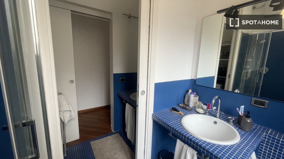 Double room Milan, 3 beds, 80m² — photo 4