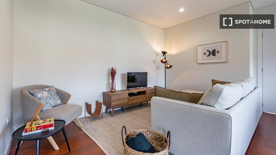 Apartment Porto, 2 beds, 85m² — photo 1