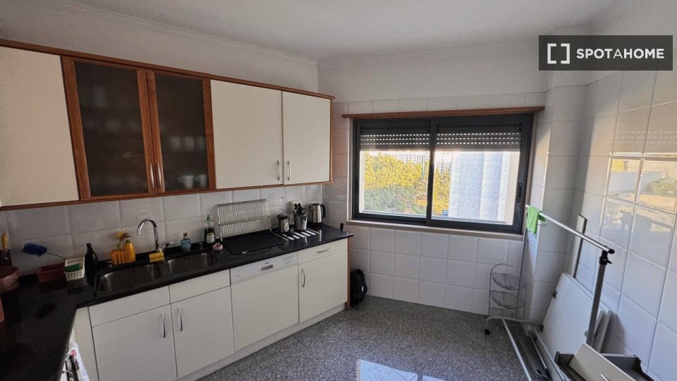 Apartment Lisbon, 4 beds, 177m² — photo 2