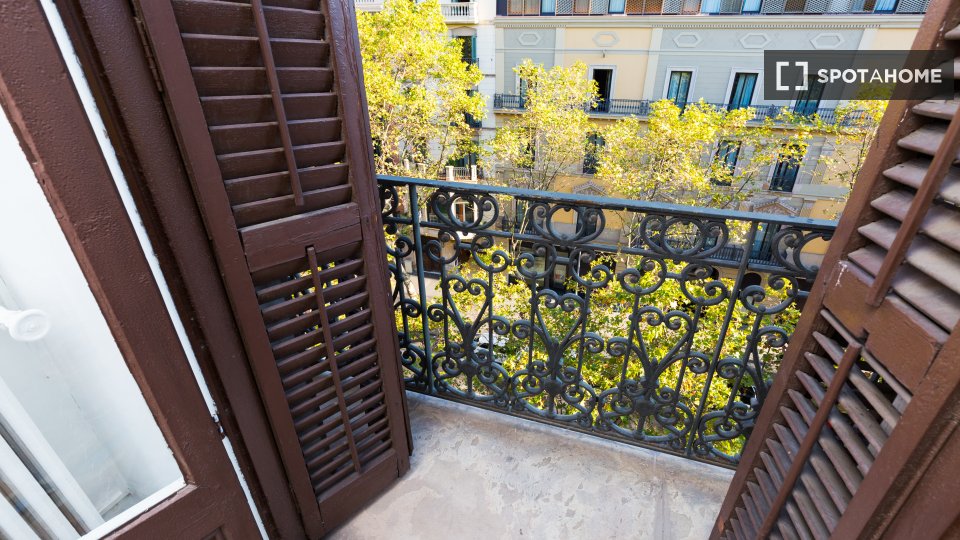 Double room Barcelona, 9 beds, 175m² — photo 12