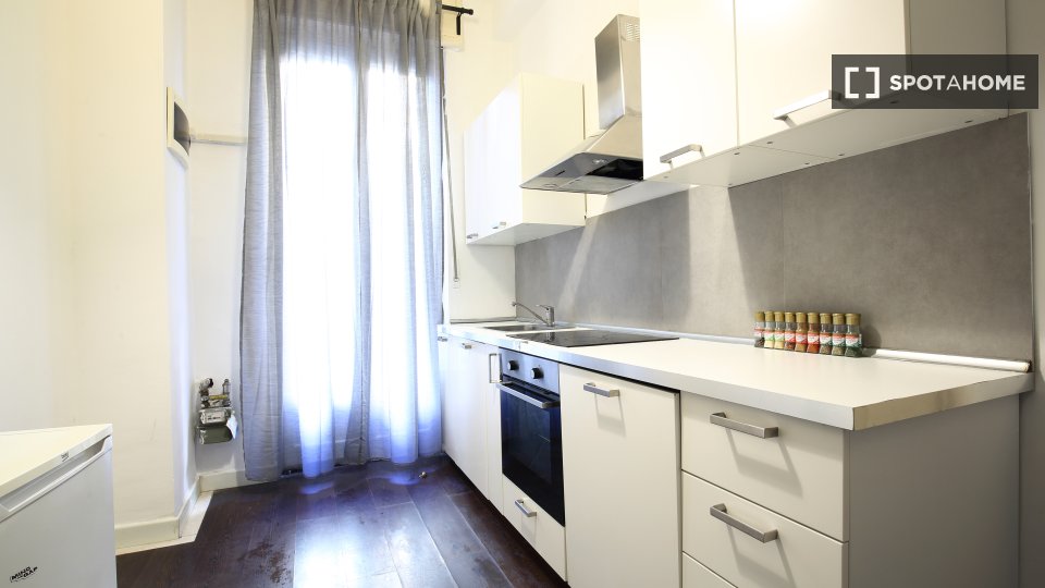 Double room Milan, 7 beds, 178m² — photo 4